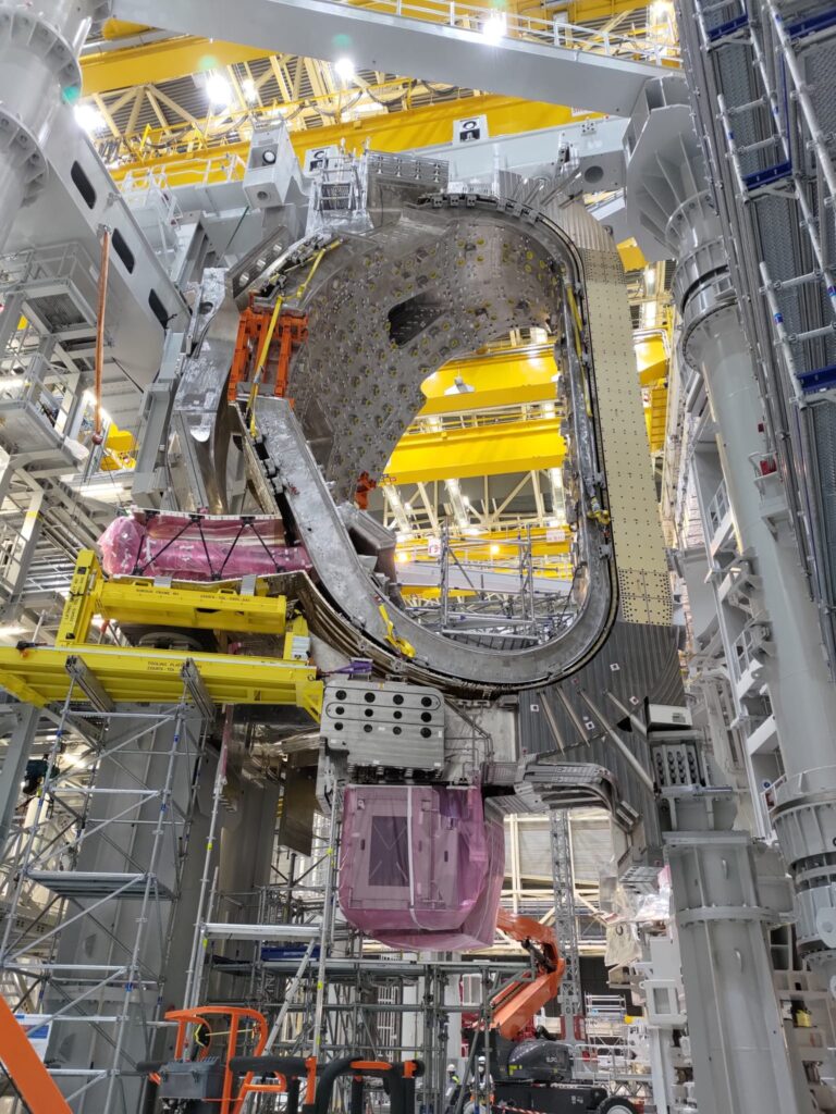 industrie-tokamak-iter Assemblage du tokamak sur ITER.