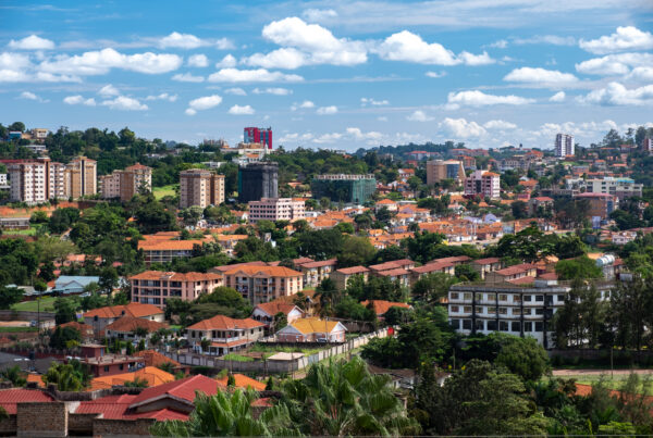 Le projet consiste à déployer un réseau géodésique en Ouganda précis, fiable et pérenne pour la structuration des données spatiales du pays.